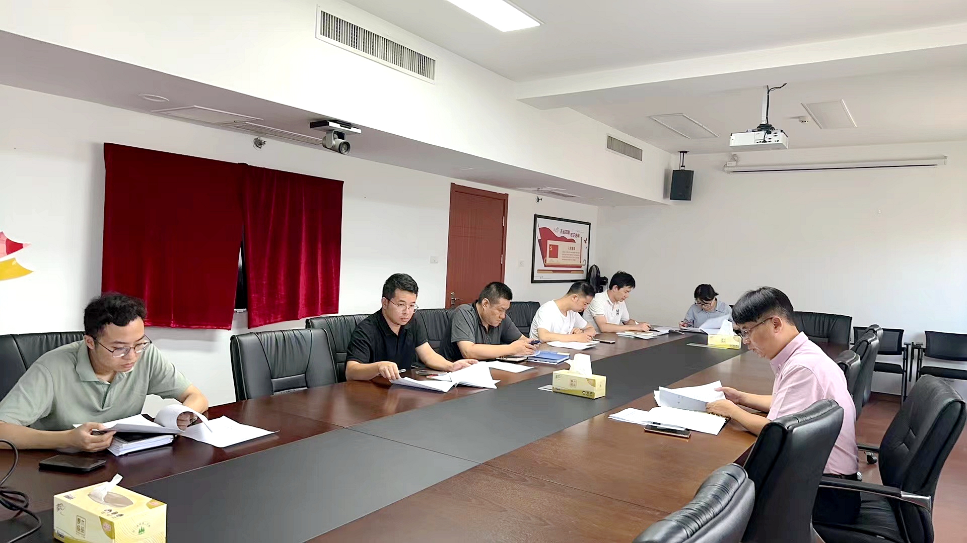 德赢VWIN集团第一党支部认真学习宣传贯彻党的二十届三中全会精神 德赢VWIN集团第一党支部认真学习宣传贯彻党的二十届三中全会精神